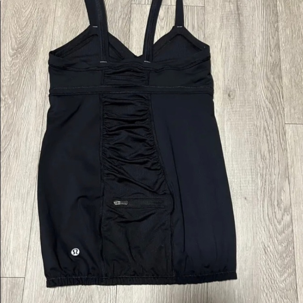 Black Lululemon Top Size 4 Corset Style with Zipper Pocket Built In Bra